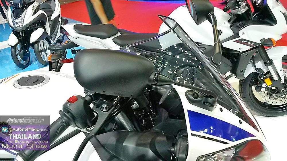 Bangkok Motorshow, Spion nutup Yamaha R15: First Impression Review Yamaha R15 dari Bangkok Motor Show