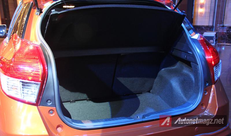 Mobil Baru, Toyota Yaris 2014 bagasi belakang: First Impression Review Toyota Yaris 2014