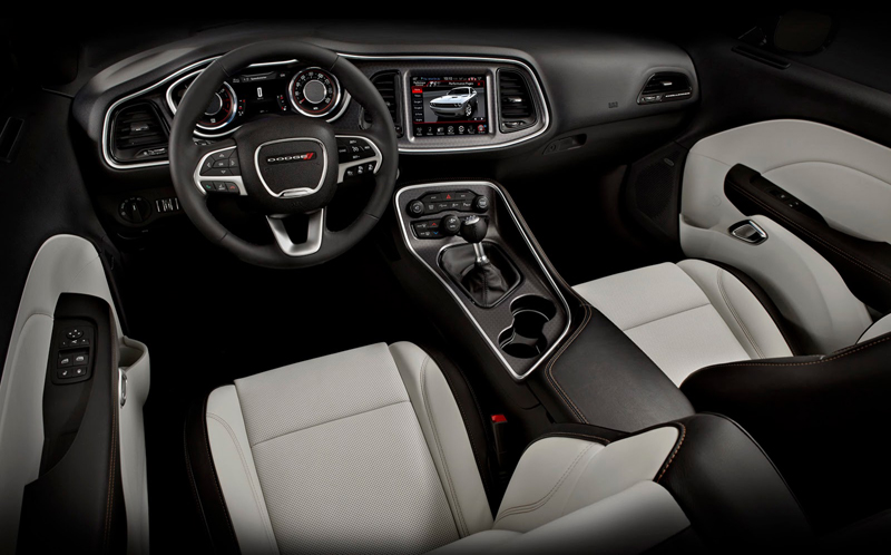 Dodge, 2015 Dodge Challengger Facelift Interior: 2015 Dodge Challenger Facelift Diperkenalkan di New York Motorshow