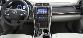 2015 Toyota Camry luxurious interior