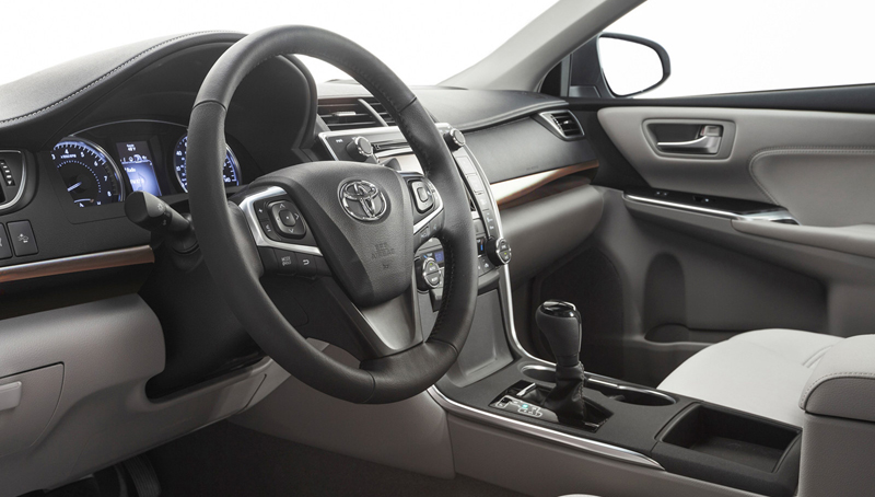International, 2015 Toyota Camry dashboard: 2015 Toyota Camry Facelift Tampil Lebih Agresif!