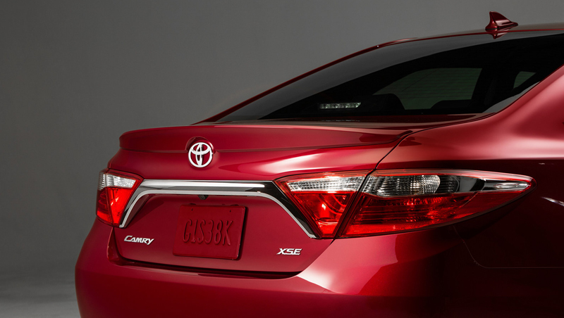 International, 2015 Toyota Camry tailight: 2015 Toyota Camry Facelift Tampil Lebih Agresif!