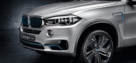 BMW X5 eDrive charging port