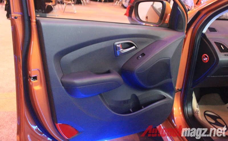 Hyundai, Door Trim Hyundai Tucson Facelift: First Impression Review Hyundai Tucson Facelift 2014 Indonesia