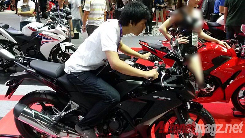 Bangkok Motorshow, Honda CBR300R driving position: First Impression Review Honda CBR300R dari Bangkok Motorshow
