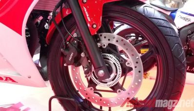 First Impression Review Honda CBR300R dari Bangkok Motorshow First Impression Review Honda CBR300R dari Bangkok Motorshow
