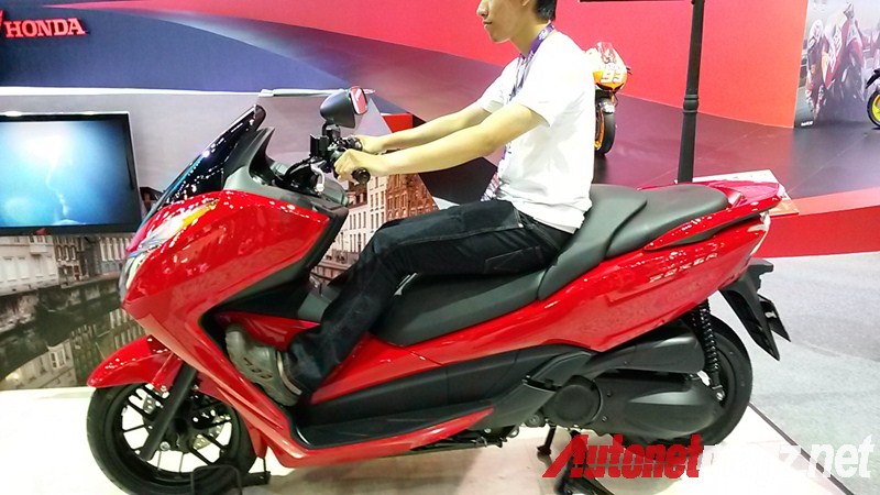 Bangkok Motorshow, Honda Forza 300 Riding Position: First Impression Review Honda Forza 300