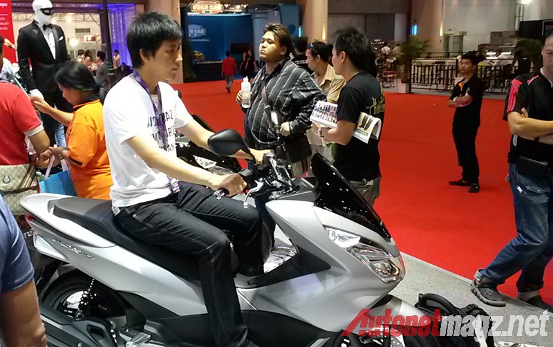 Bangkok Motorshow, Honda PCX 150 Riding Position: First Impression Review Honda PCX 150 Facelift