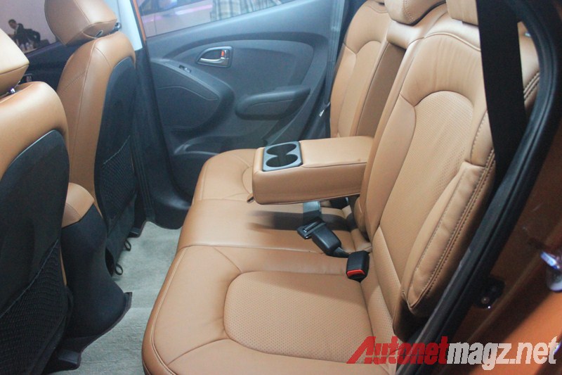 Hyundai, Jok Belakang Hyundai Tucson: First Impression Review Hyundai Tucson Facelift 2014 Indonesia