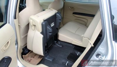 Review Honda Mobilio  Prestige AT by AutonetMagz with 