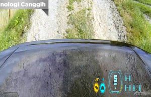 Teknologi Kap Mesin Transparan dari Land Rover [with Video]