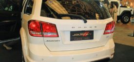 Interior dashboard Dodge Journey 2014