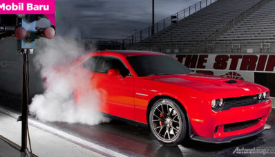 2015 Dodge Challenger SRT Tenaganya Lebih Dari 600 Hp