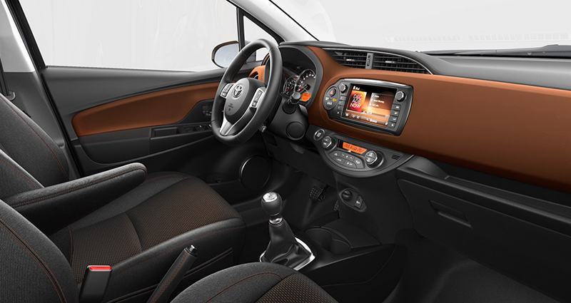 International, 2015 Toyota Yaris black brown interior: 2015 New Toyota Yaris Facelift versi Eropa : Bagusan Mana Sama Punya Indonesia?