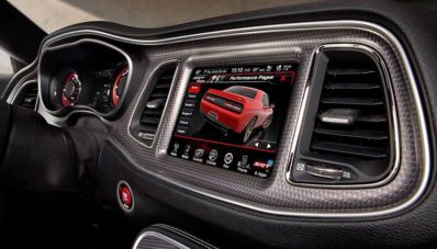 2015 Dodge Challenger SRT Tenaganya Lebih Dari 600 Hp