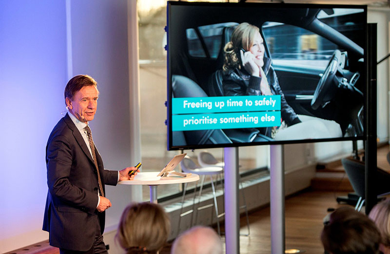 Hi-Tech, Volvo Mobil Setir Sendiri: Wow, Volvo Uji 100 Mobil Yang Dapat Menyupir Sendiri di Gothenburg, Swedia