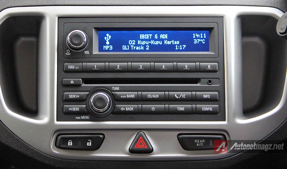Chevrolet, Audio system head unit Chevrolet Spin Activ: Test Drive Review Chevrolet Spin Activ 1.5 AT by AutonetMagz [with Video]