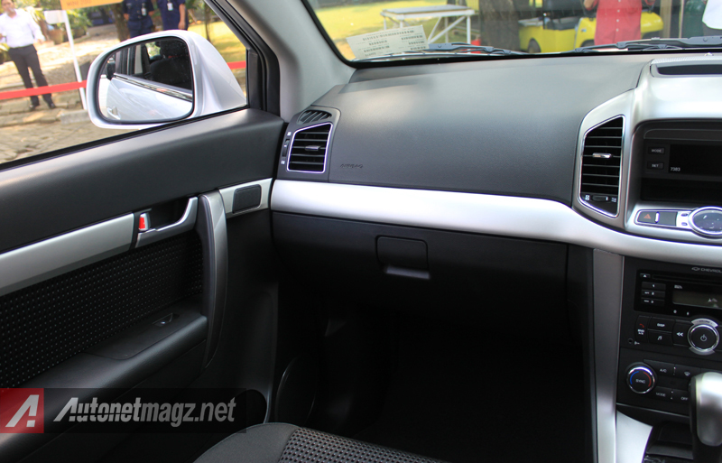 Chevrolet, Chevrolet Captiva interior: First Impression Review Chevrolet Captiva Facelift 2014 2WD