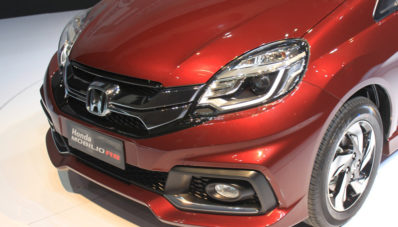 First Impression Review Honda Mobilio RS by AutonetMagz 