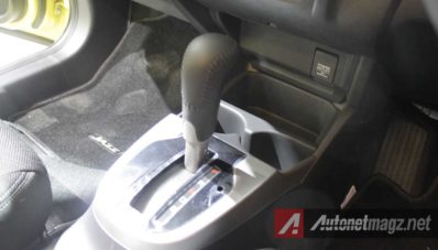 First Impression Review Honda Jazz RS 2014 by AutonetMagz