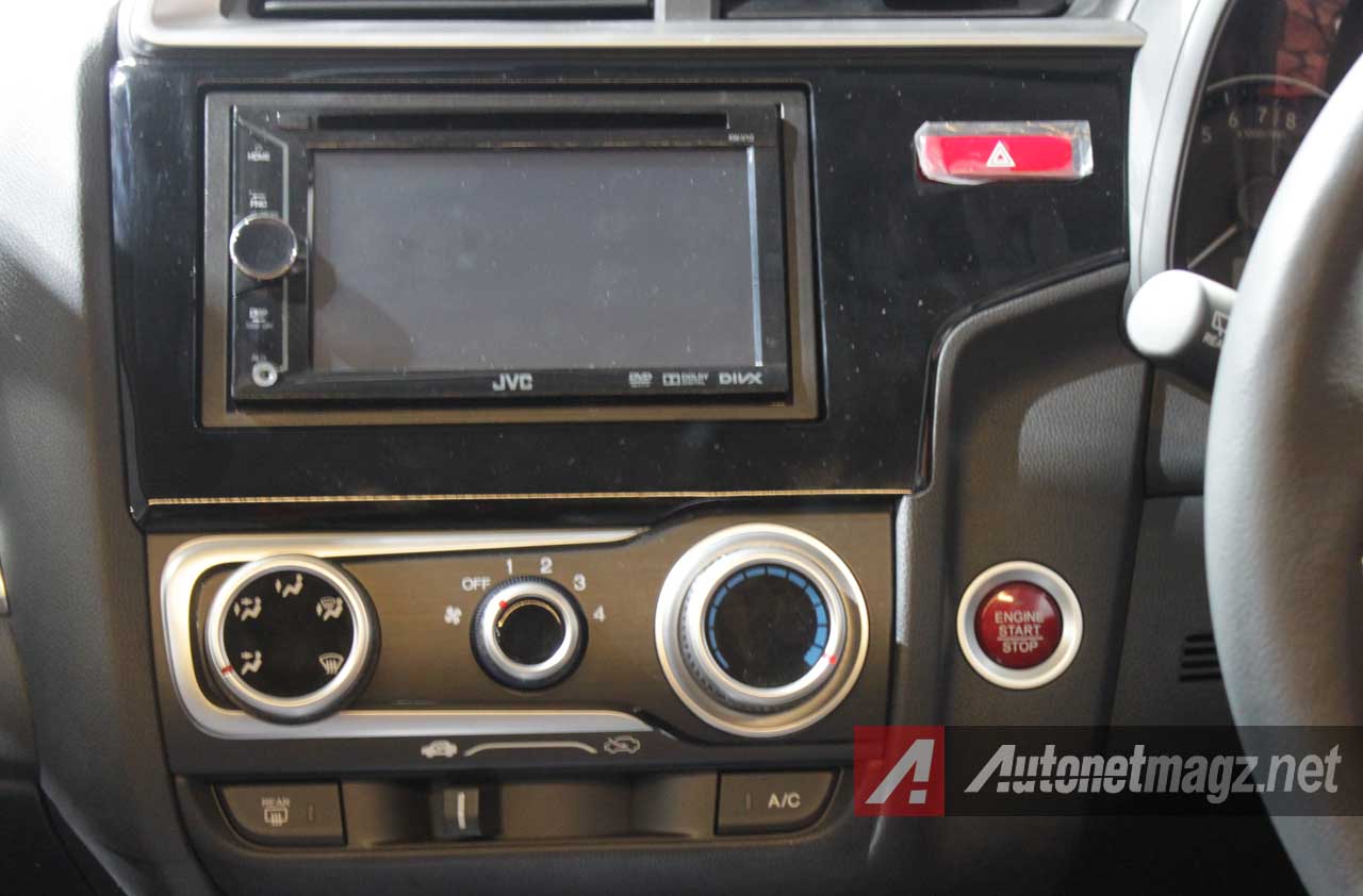 Honda, Honda-Jazz-RS-2014-Head-Unit: First Impression Review Honda Jazz RS 2014 by AutonetMagz
