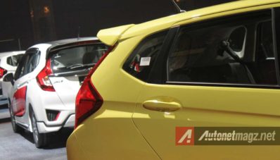First Impression Review Honda Jazz RS 2014 by AutonetMagz