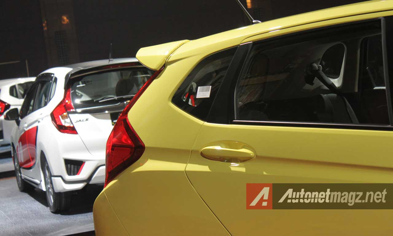 Honda, Honda-Jazz-RS-Terbaru-Indonesia: First Impression Review Honda Jazz RS 2014 by AutonetMagz