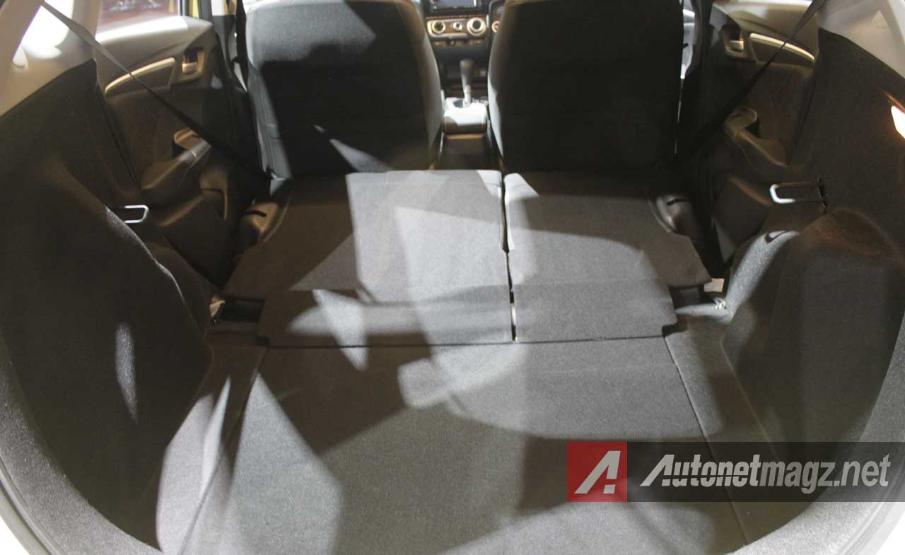 Honda, Honda-Jazz-Ultra-Seat: First Impression Review Honda Jazz RS 2014 by AutonetMagz