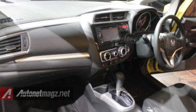 First Impression Review Honda Jazz RS 2014 by AutonetMagz