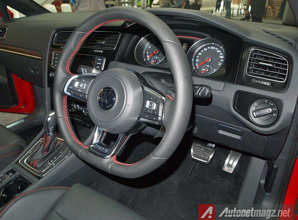Mobil Baru, Interior VW Golf GTI Indonesia: New VW Golf GTI 2014 : Salah Satu Hatchback Paling Kencang di Indonesia!