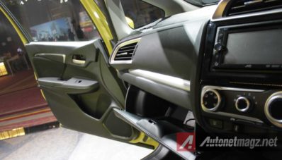 First Impression Review Honda Jazz RS 2014 by AutonetMagz