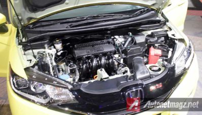 First Impression Review Honda Jazz RS 2014 by AutonetMagz