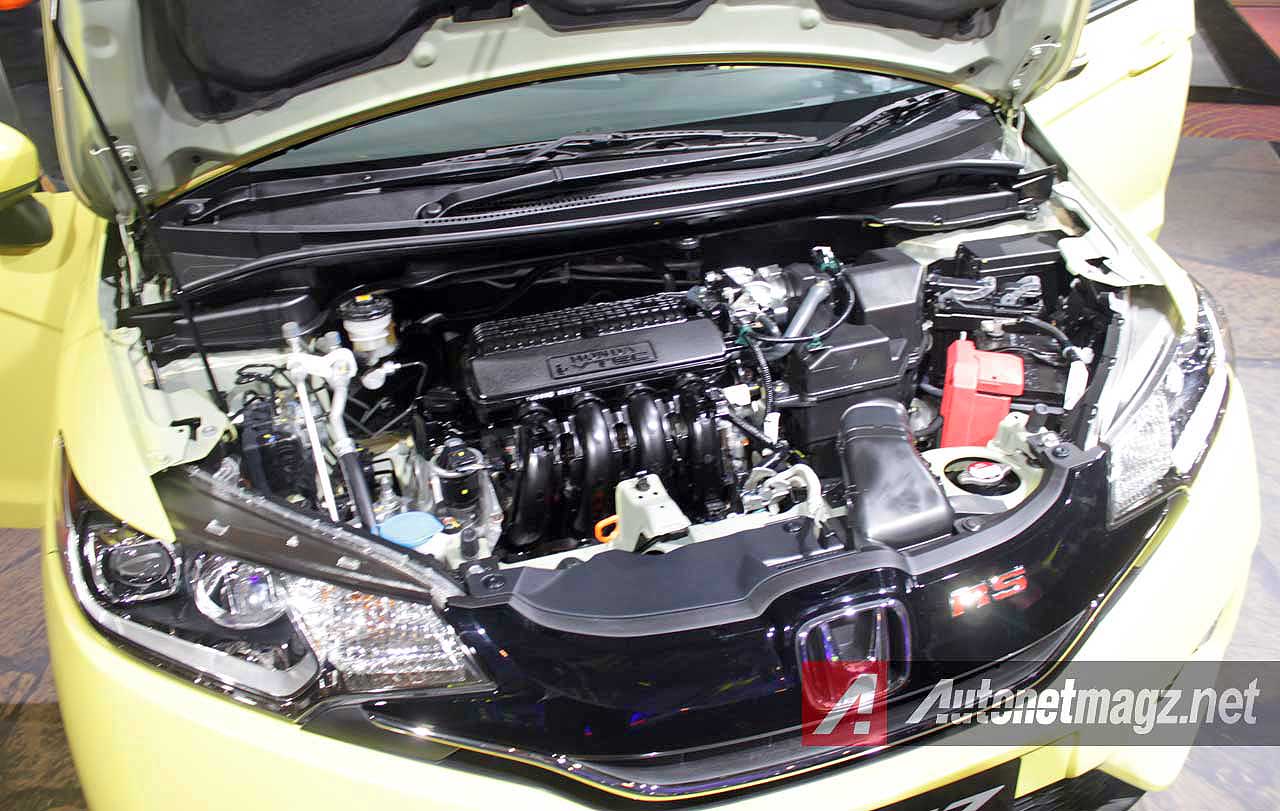 Honda, Konsumsi Bahan Bakar BBM Honda Jazz 2014: First Impression Review Honda Jazz RS 2014 by AutonetMagz