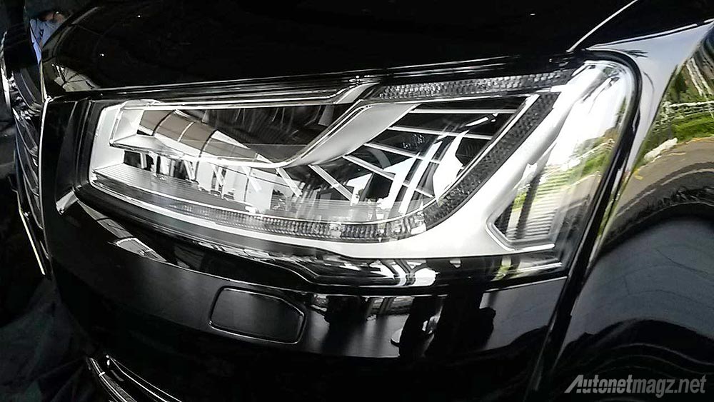 Audi, Matrix LED headlight Audi A8L: Audi A8L 2014 Diluncurkan di Indonesia