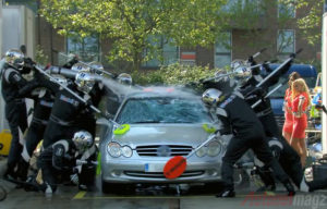 Sensasi Cuci Mobil Ala Pit Stop F1! [With Video]