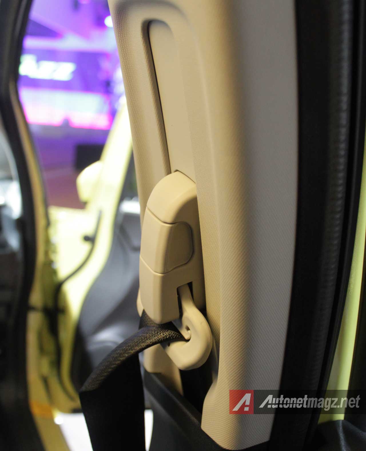 Honda, Seatbelt-Honda-Jazz-RS: First Impression Review Honda Jazz RS 2014 by AutonetMagz