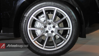 First Impression Review Porsche Macan Indonesia