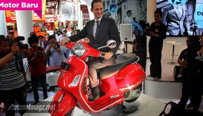 Vespa Luncurkan 4 Motor Sekaligus di Pekan Raya Jakarta Vespa Luncurkan 4 Motor Sekaligus di Pekan Raya Jakarta