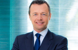 Fintan Knight : Direktur Penjualan dan Pemasaran Mobil Termewah di Dunia