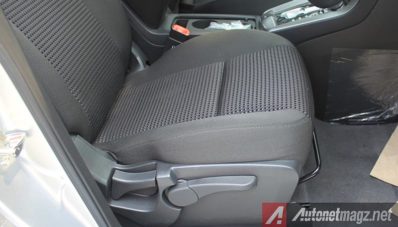 First Impression Review Chevrolet Captiva Facelift 2014 2WD First Impression Review Chevrolet Captiva Facelift 2014 2WD