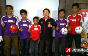 Achilles Kirim 5 Bibit Pesepak Bola Untuk Berlatih ke Manchester United Soccer School