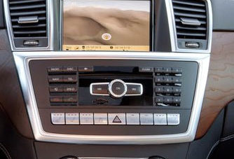 Mercedes-Benz ML 400 Resmi Diluncurkan Mercedes-Benz Indonesia Mercedes-Benz ML 400 Resmi Diluncurkan Mercedes-Benz Indonesia