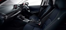 2015-Mazda2-Trim
