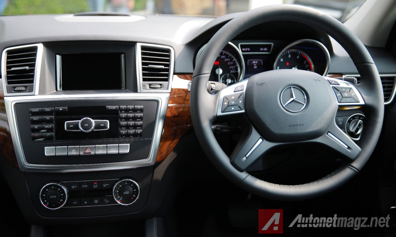 Berita, Interior-Mercedes-Benz-ML-400: Mercedes-Benz ML 400 Resmi Diluncurkan Mercedes-Benz Indonesia
