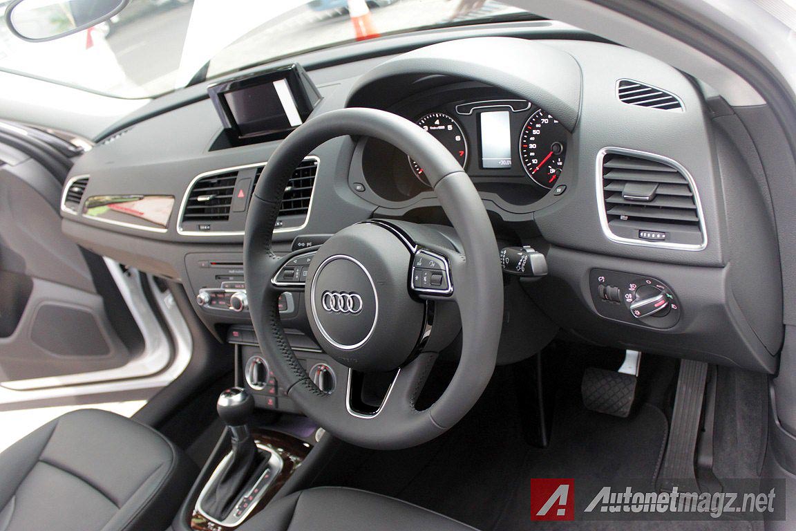 Audi, Interior dashboard Audi Q3 1.4 TFSI: New Audi Q3 1.4 TFSI 2014 Resmi Dipasarkan