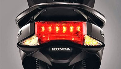 New Honda PCX Facelift 2014 Sudah Diperkenalkan di Indonesia New Honda PCX Facelift 2014 Sudah Diperkenalkan di Indonesia