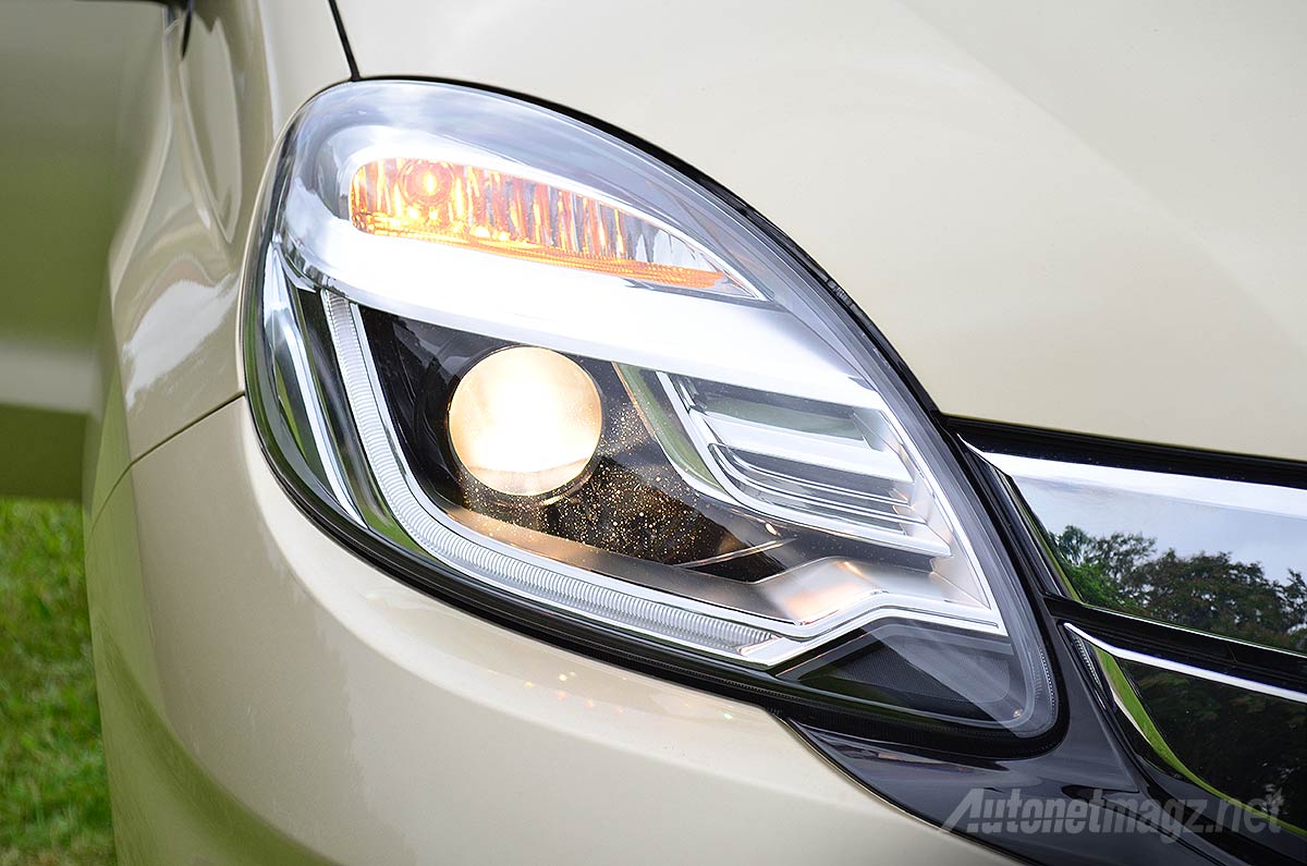Interior Dashboard Honda Mobilio RS Hitam AutonetMagz Review