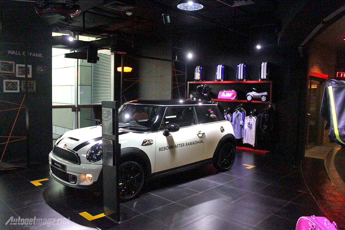 Mini, MINI Cooper S 2013 di MINI Showroom Grand Indonesia Jakarta: Showroom MINI Hadir di Mall Grand Indonesia Level 5 [Photo Gallery]