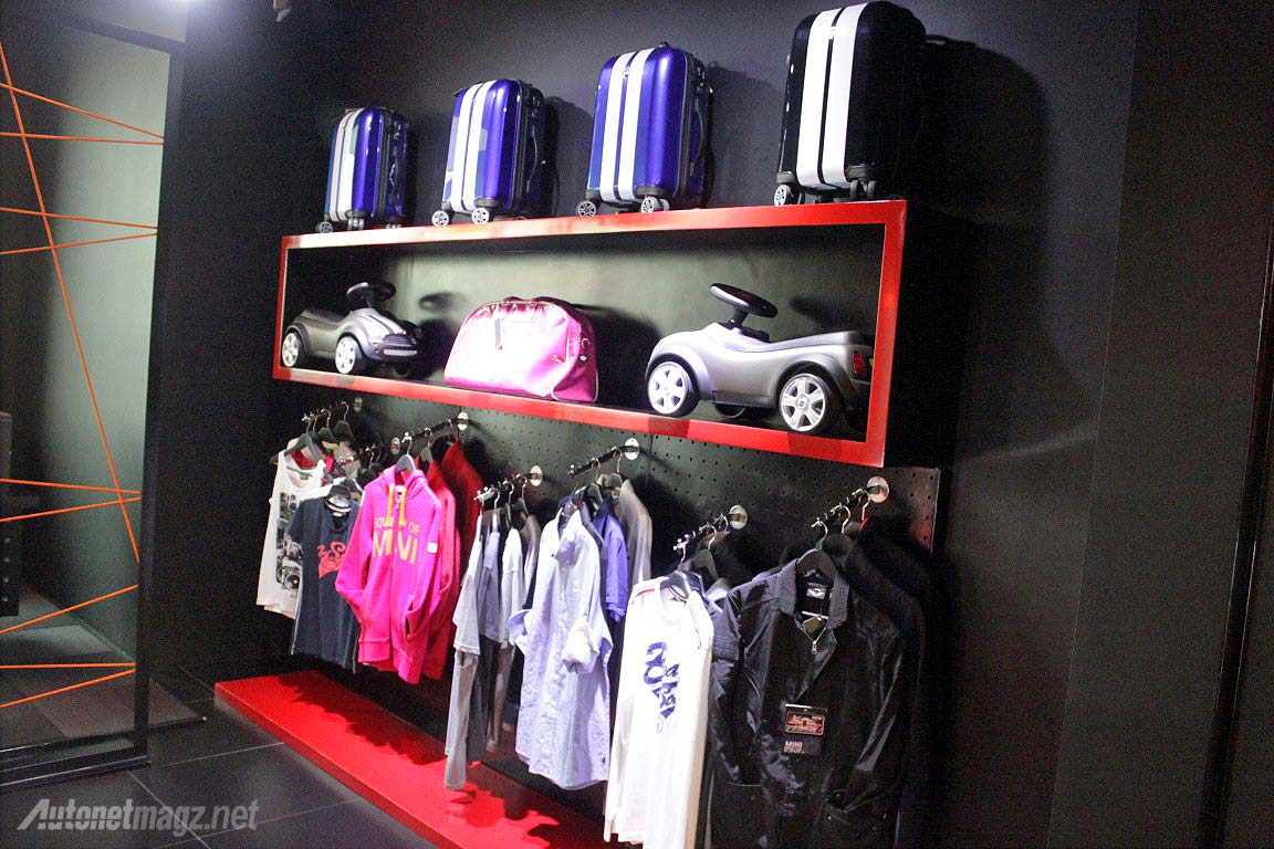 Mini, MINI Cooper stuff clothes at Grand Indonesia mall: Showroom MINI Hadir di Mall Grand Indonesia Level 5 [Photo Gallery]
