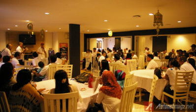 Bukber Bareng KOI Sarat Manfaat Bukber Bareng KOI Sarat Manfaat